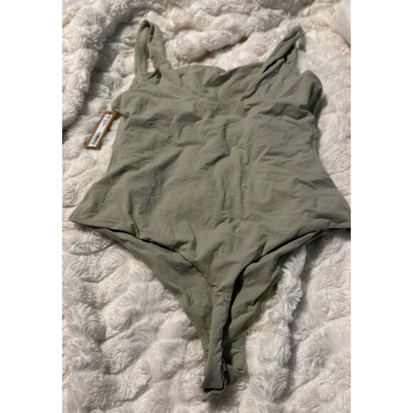 Skims Fits Everybody Square Neck Bodysuit large talc NWT - Picture 6 of 6